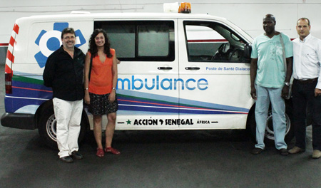 donación ambulancia de Ambulàncies Catalunya en Barcelona a la ONG Acción Senegal